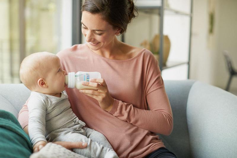 Помощь мамам: как выбрать бутылочку и соску для малыша